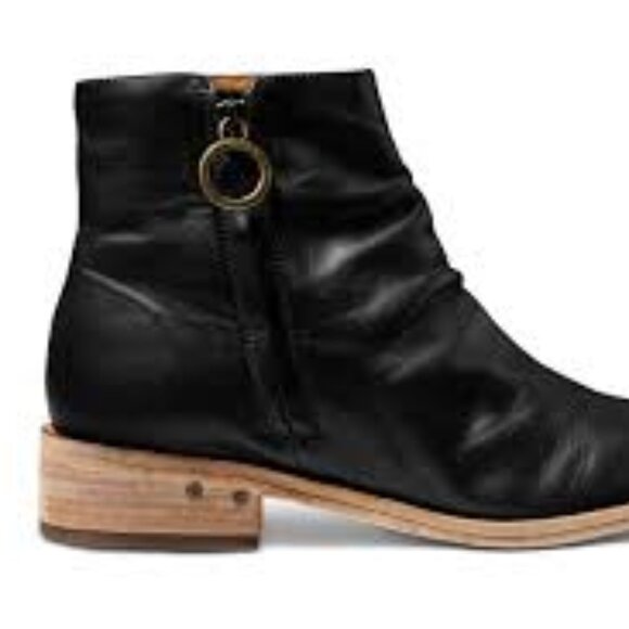 NEW BEEK Made In Mexico Leather Quail Booties in black for women 825 13m8 - Picture 3 of 8